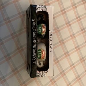 DO NOT BUY!!! Salt and Pepper Shakers